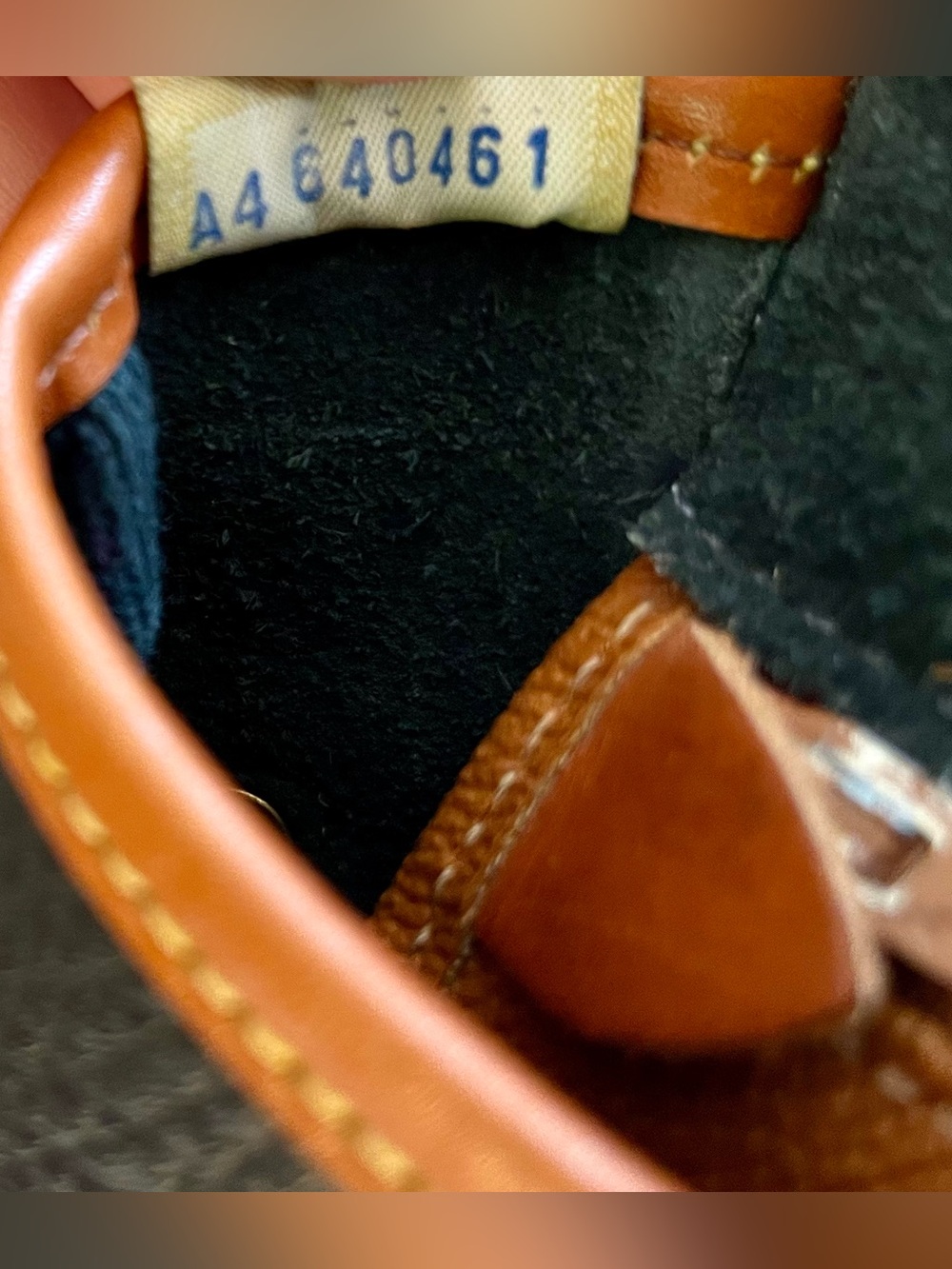 Vintage Dooney & Bourke Pebbled Leather Equestrian Crossbody Bag Black/Brown - Picture 14 of 17